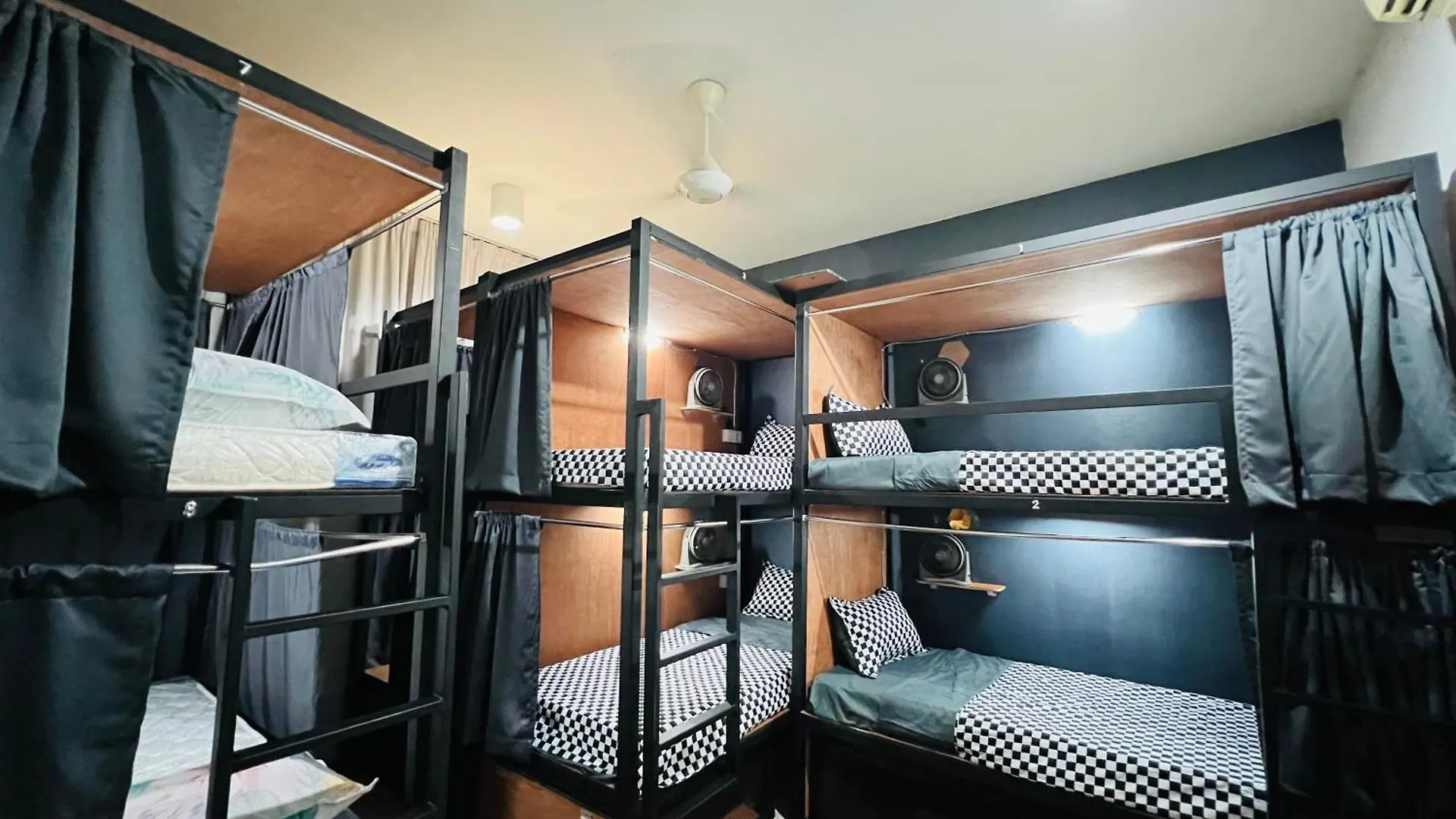 The City Nest Hostel Regalia Kuala Lumpur Apartamento