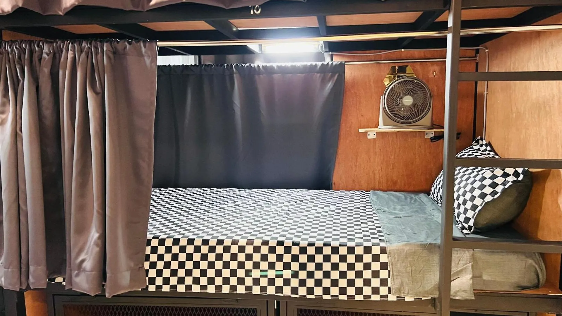 The City Nest Hostel Regalia Kuala Lumpur