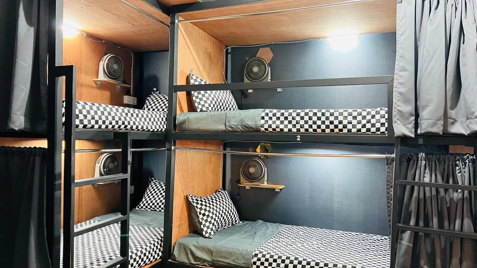 The City Nest Hostel Regalia Kuala Lumpur Malásia